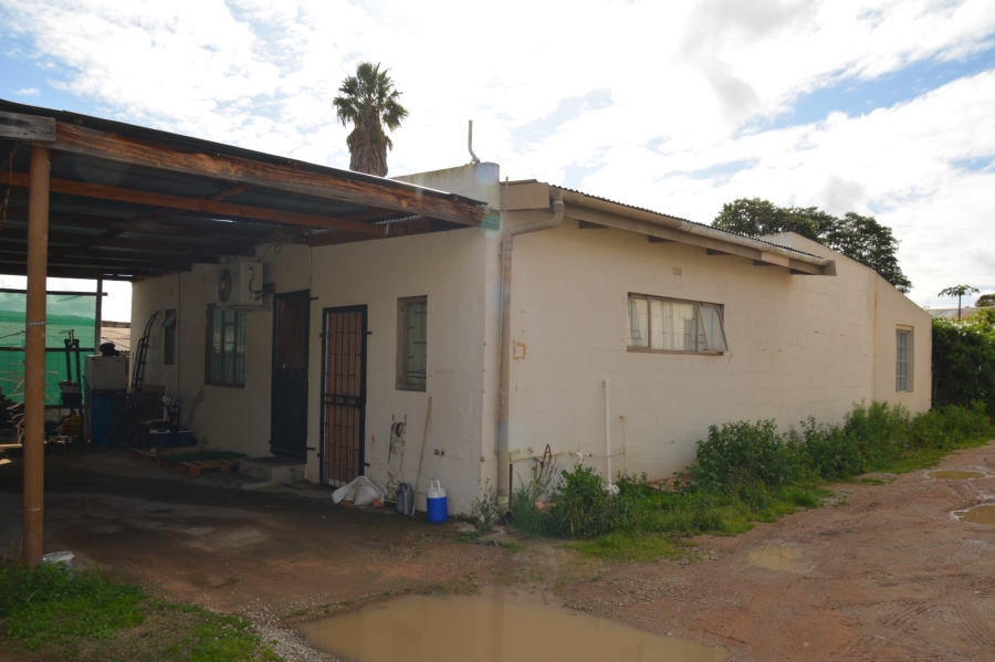 6 Bedroom Property for Sale in Klawer Western Cape